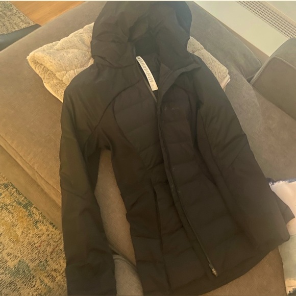 Lululemon Down for it All Jacket 🖤 - Picture 6 of 9
